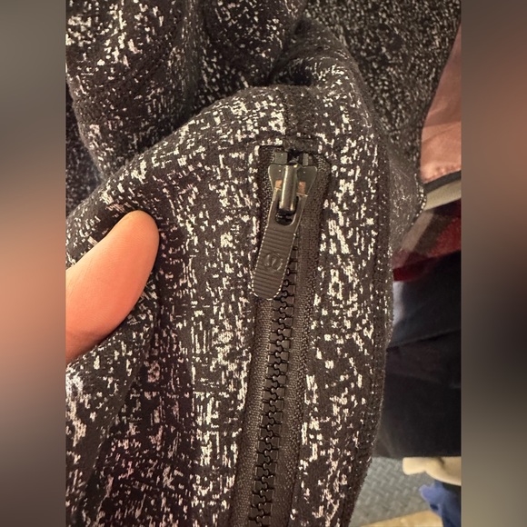 Lululemon Define Women's Black and Gray Jacket - Picture 3 of 4